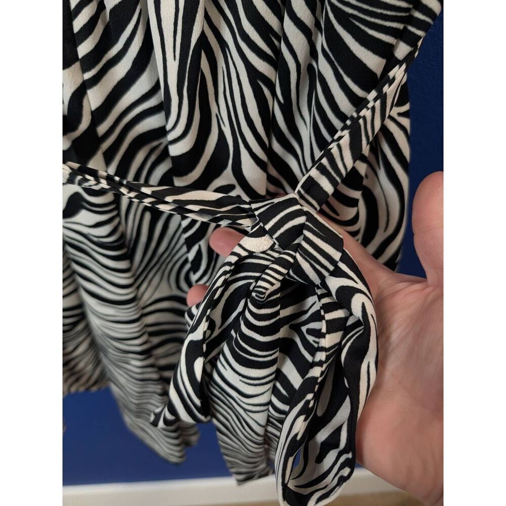 City Chic Zebra Playsuit Romper Women's Plus Size 16 0XL Animal Print Pockets - Picture 6 of 14